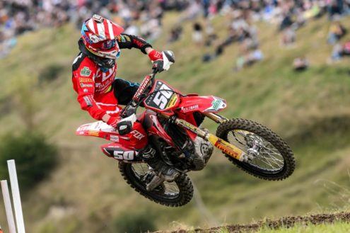 Barr signs off with overall win at Foxhill
