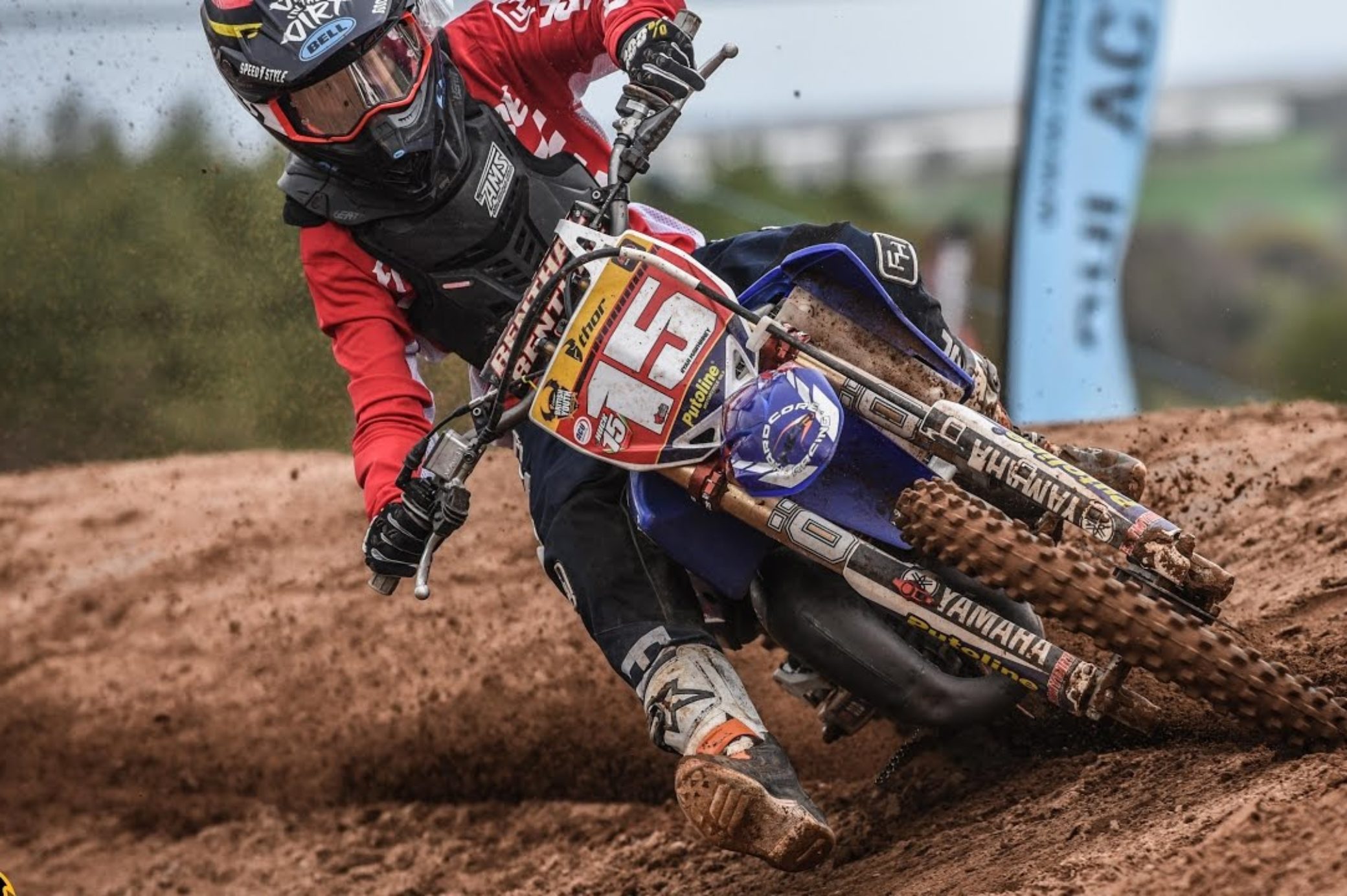racing dirtbikes