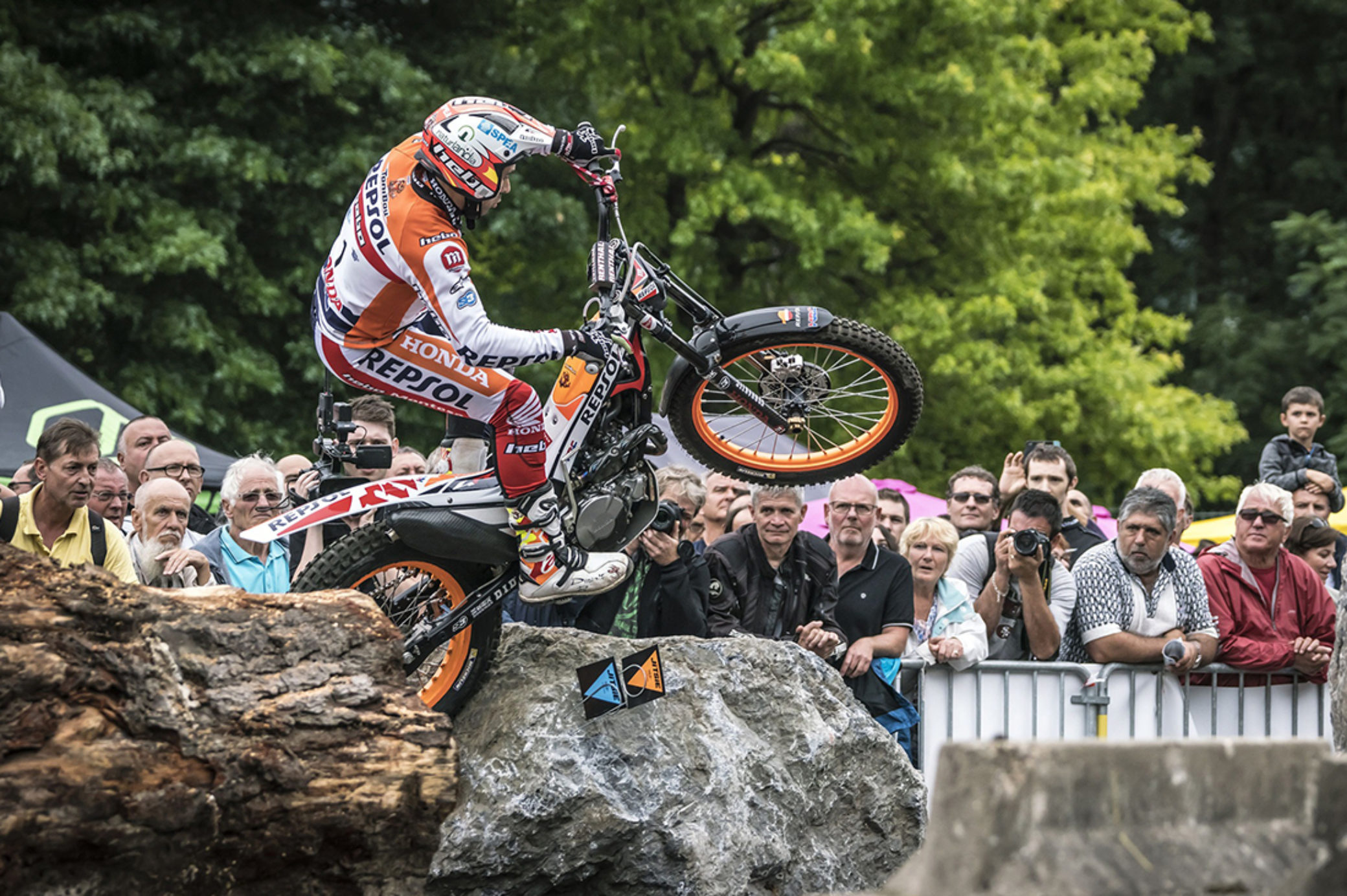toni bou looks seal his 11th title czech republic toni bou looks seal his 11th title czech republic