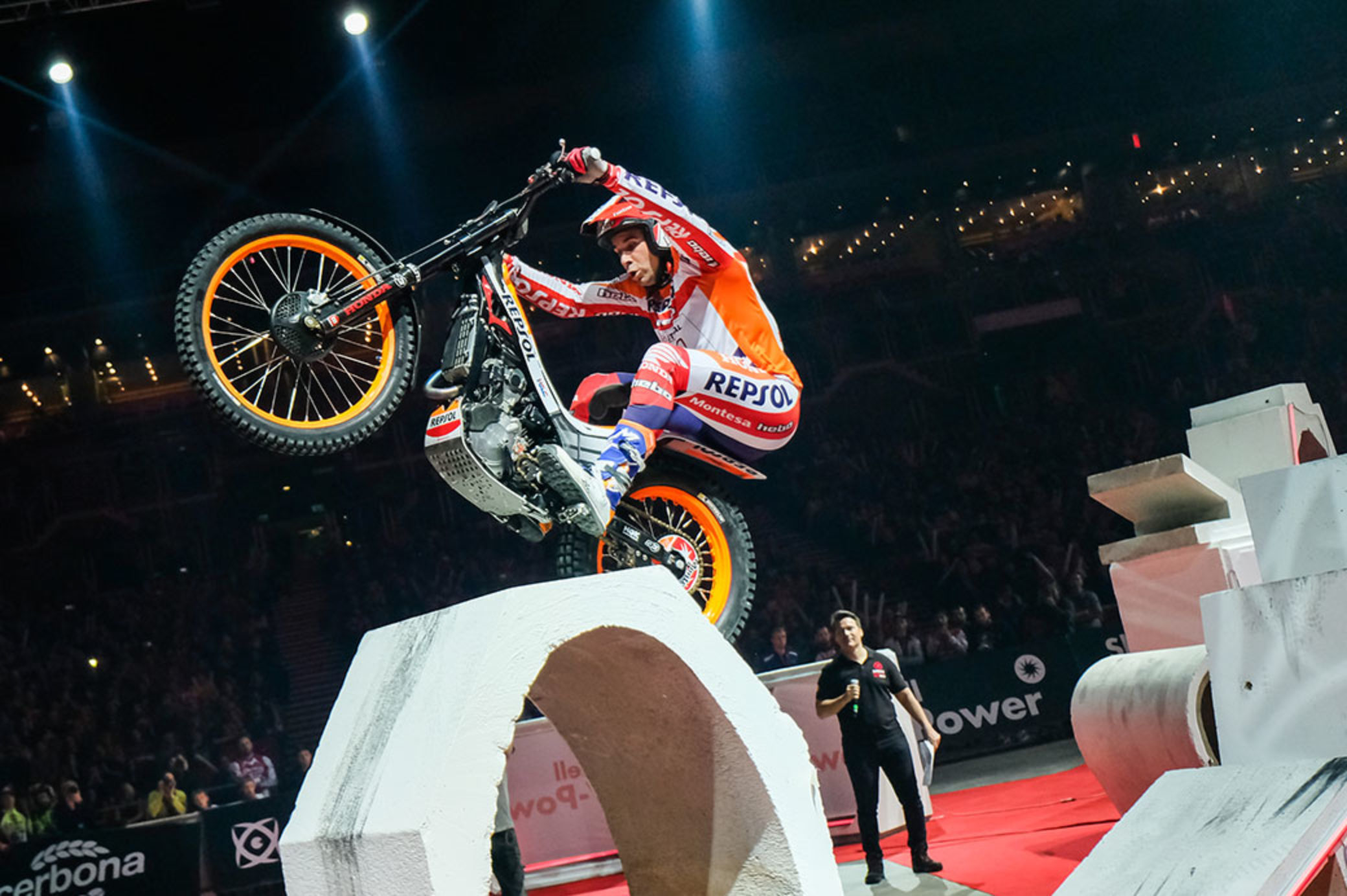 Toni Bou debuts in Budapest with a victory as XTrial championship gets