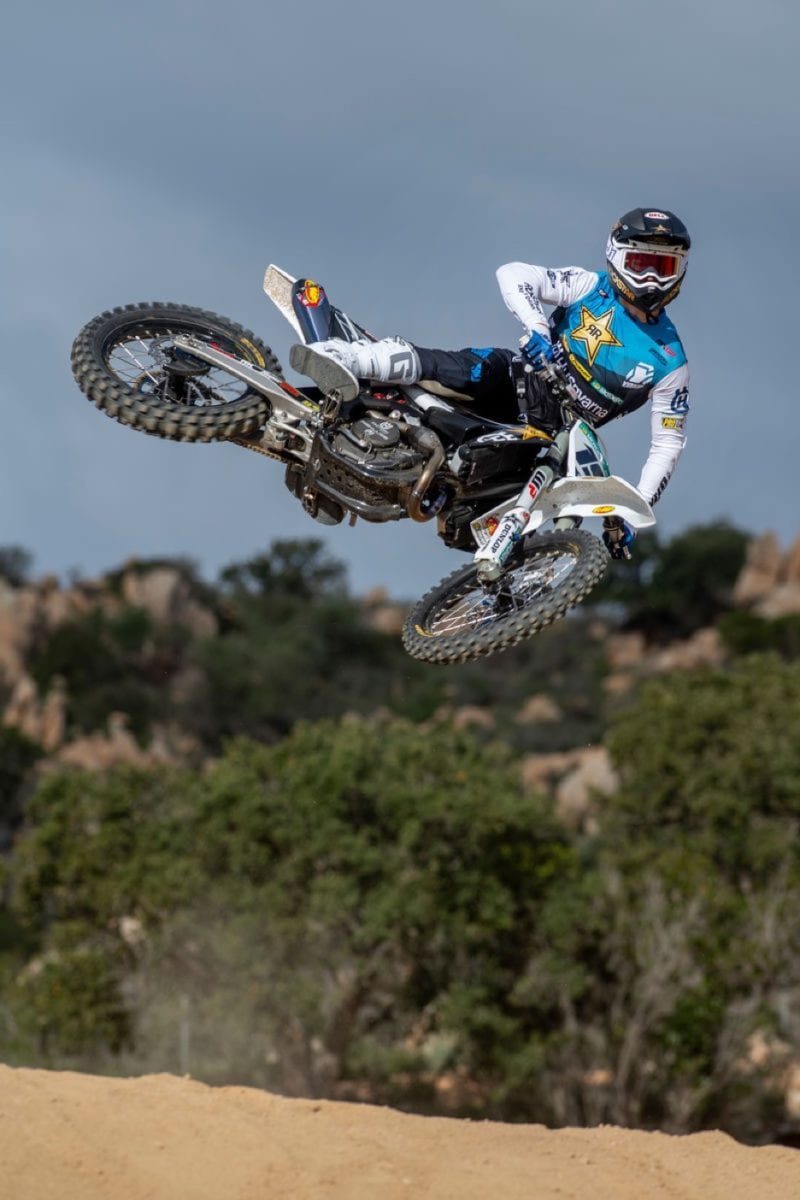 84560_rockstar-energy-iceone-husqvarna_2021_action_olsen_shotbybavo_dsc0694_web