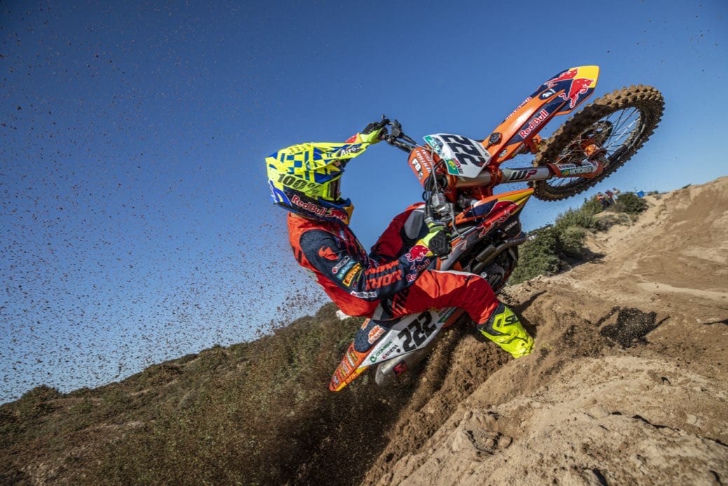 375635_cairoli_ktm_team_2021_jpa_p1_9635_bn_web