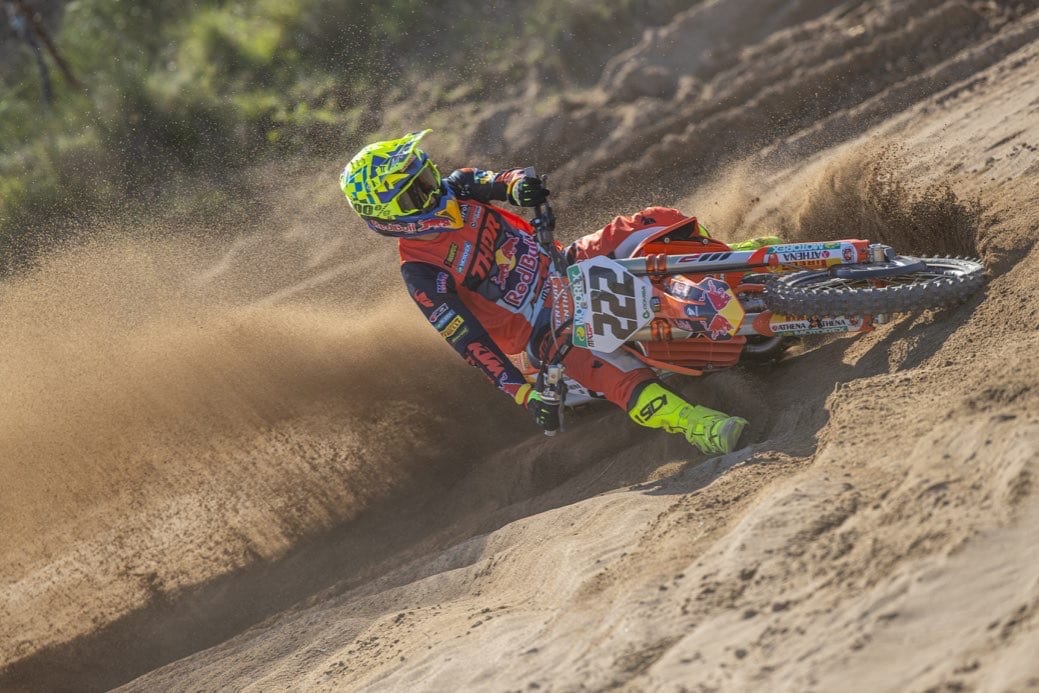 375647_cairoli_ktm_team_2021_jpa_p2_6078_bn_web