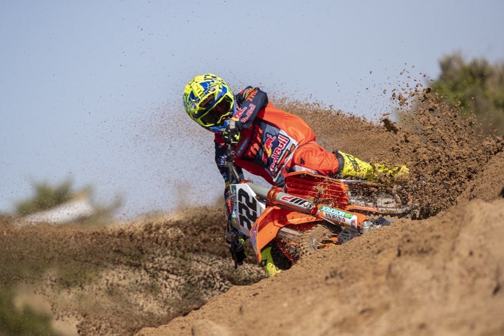 375658_cairoli_ktm_team_2021_jpa_p2_7020_bn_web-2