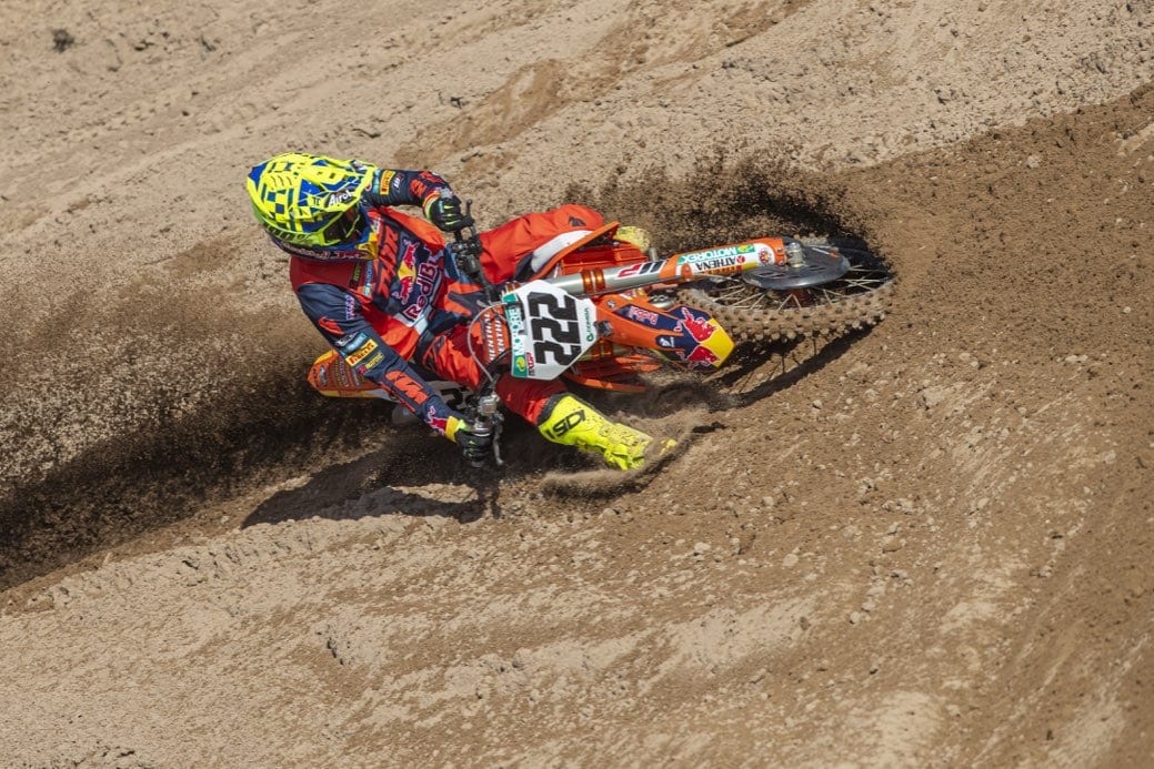 375660_cairoli_ktm_team_2021_jpa_p2_7060_bn_web-2