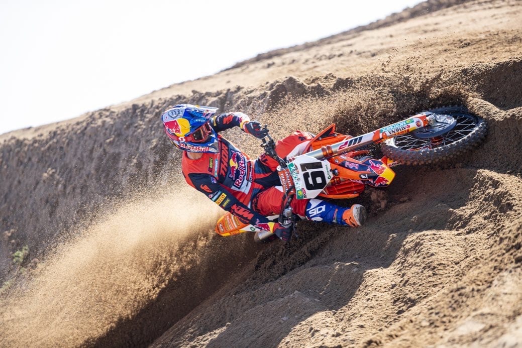 375881_prado_ktm_team_2021_jpa_p2_5808_bn_web