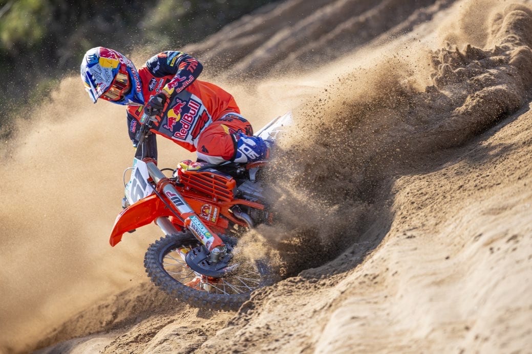 375885_prado_ktm_team_2021_jpa_p2_6109_bn_web