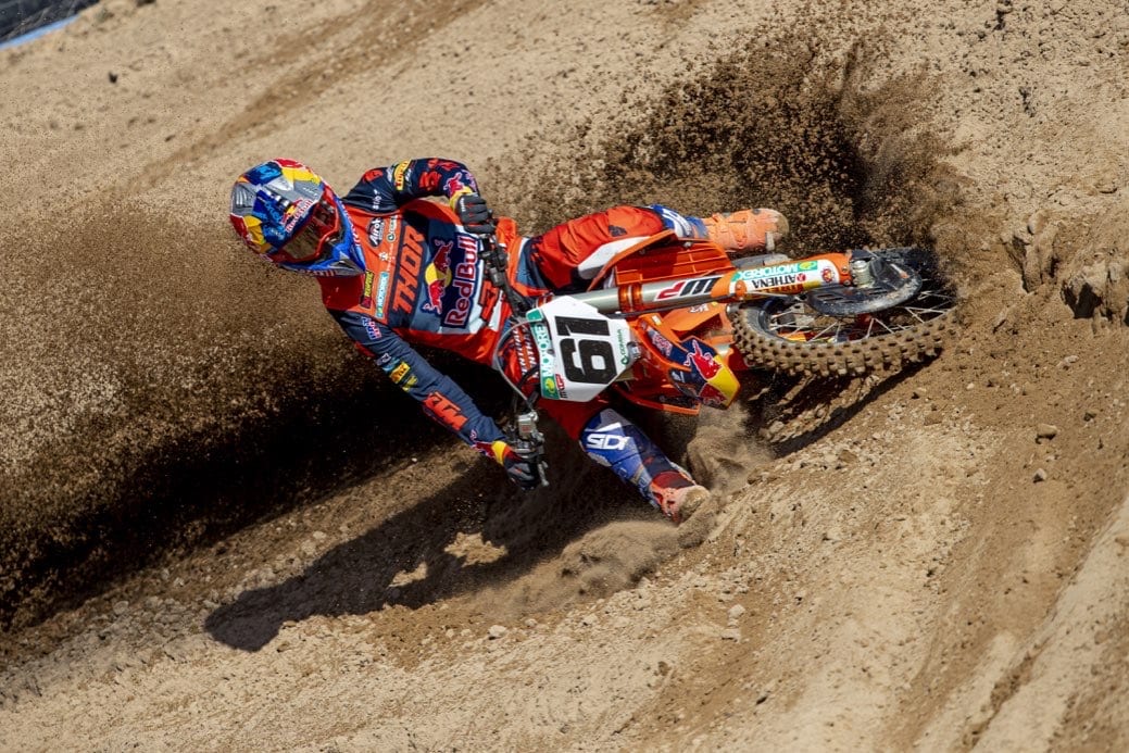 375899_prado_ktm_team_2021_jpa_p2_7040_bn_web