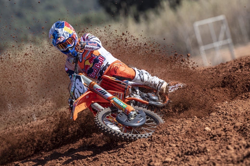 378886_vialle_ktm_team_2021_jpa_p1_6470_web