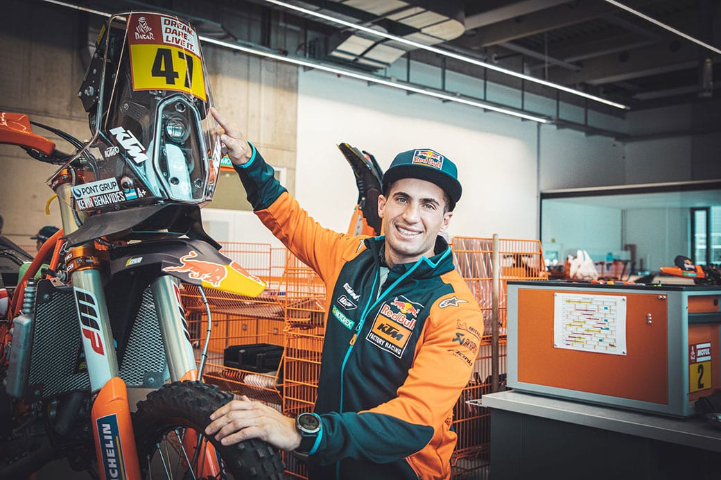 kevin_benavides_ktm_factory_racing_signing_03-web