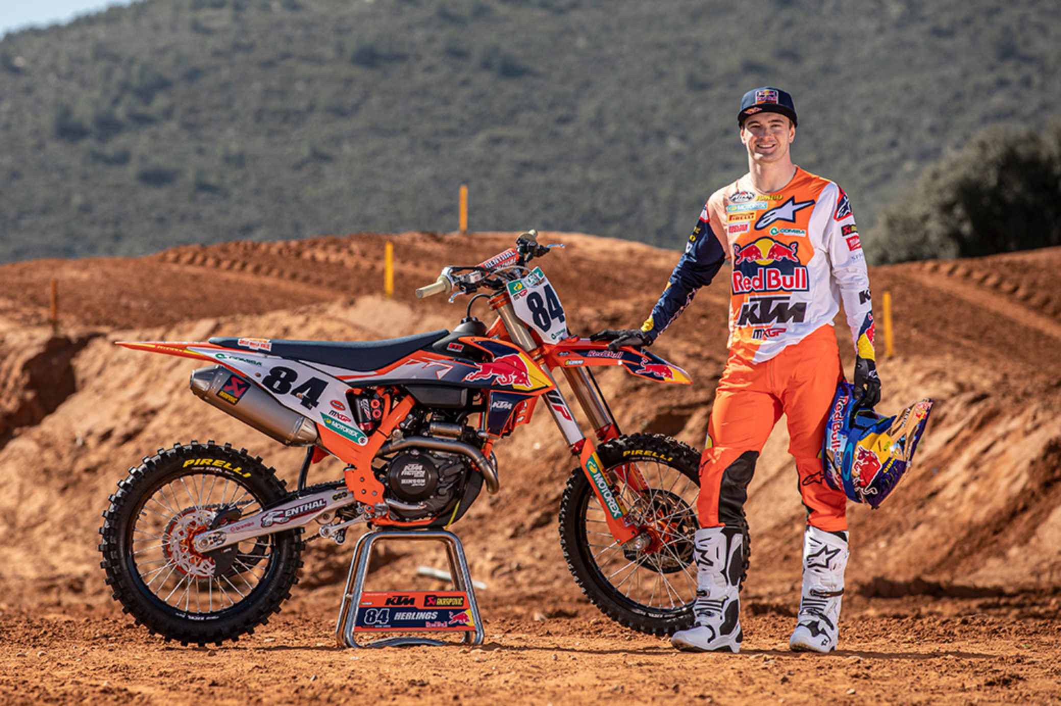 Factory Insight The Powerful Men Who Steer Red Bull Ktm S Mighty Six Rider Line Up Talk Mxgp 2021