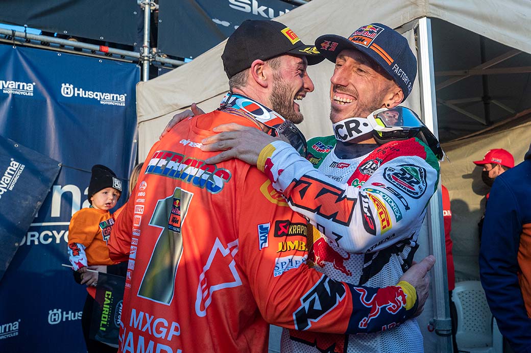 Jeffrey Herlings is congratulated by nine-time champ Tony Cairoli