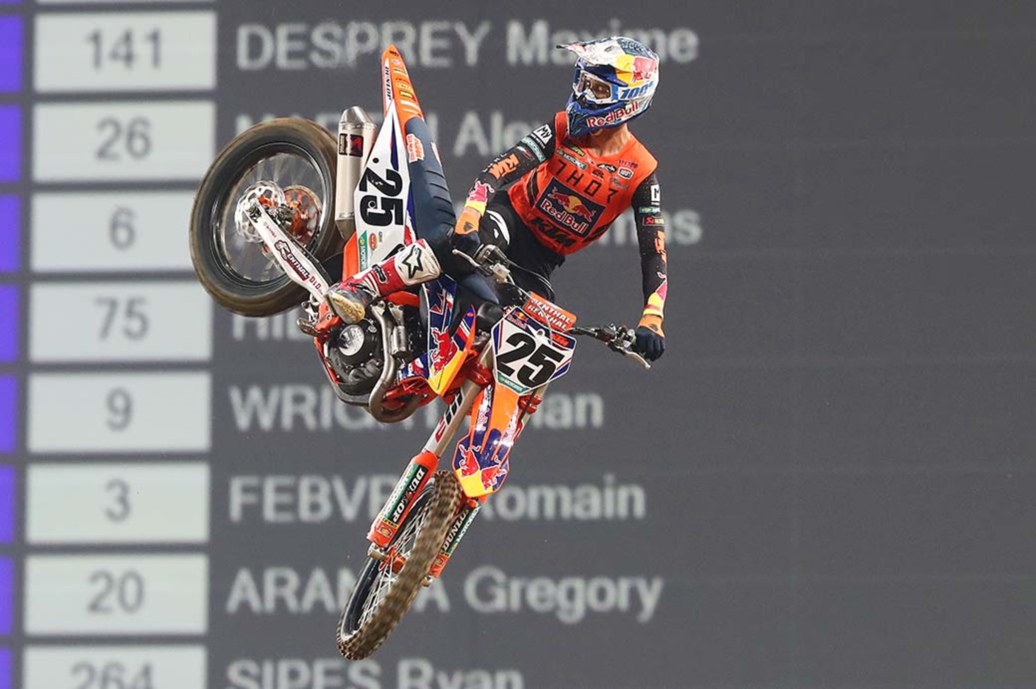 musquin and cairoli star at 2021 paris supercross