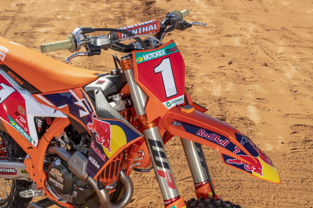 427814_jeffrey_herlings_2022_ktm_team_photoshoot_web