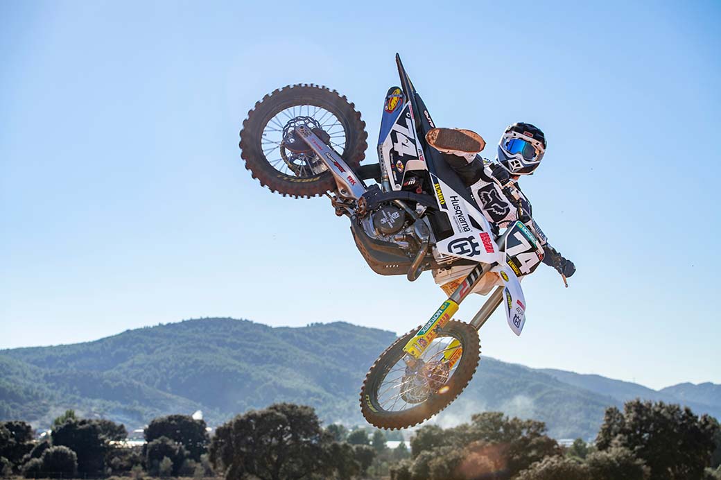 action_husqvarna_factory_mx2_2022_dewolf_fullspectrum_dsc_3072