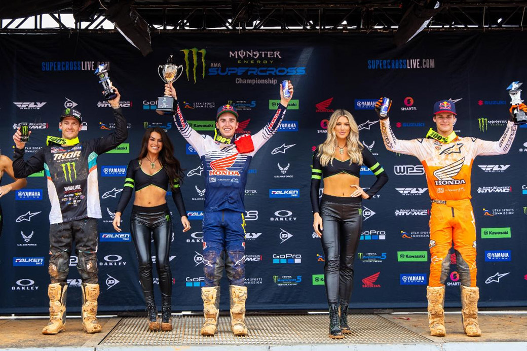 250-sx-podium-atlanta-2022-feld