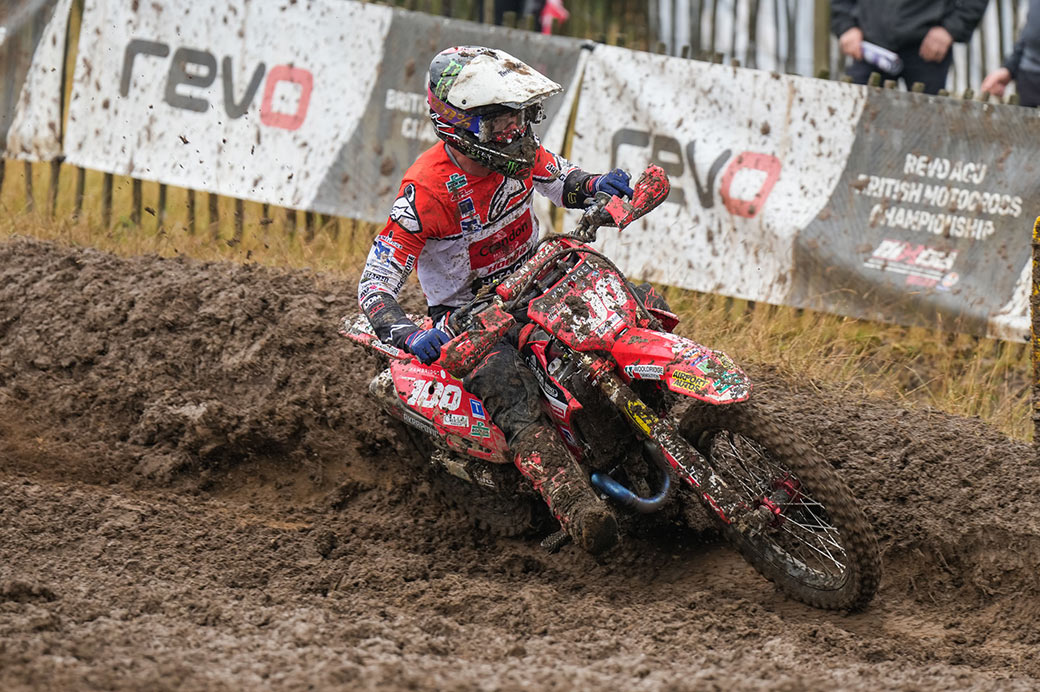tommy_searle_wins_at_mxgb_whitby_2022_ad14354